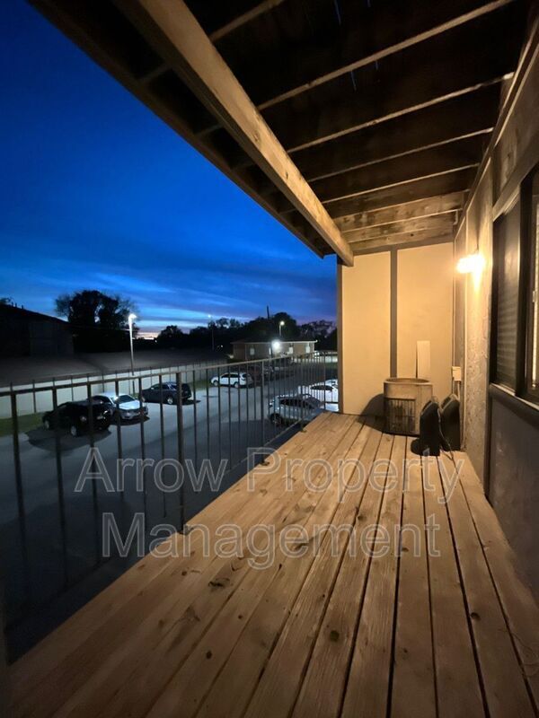 Building Photo - 2380 N 44th St