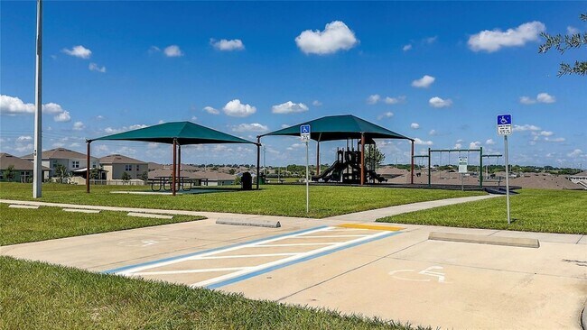 Building Photo - 687 Griffon Ave
