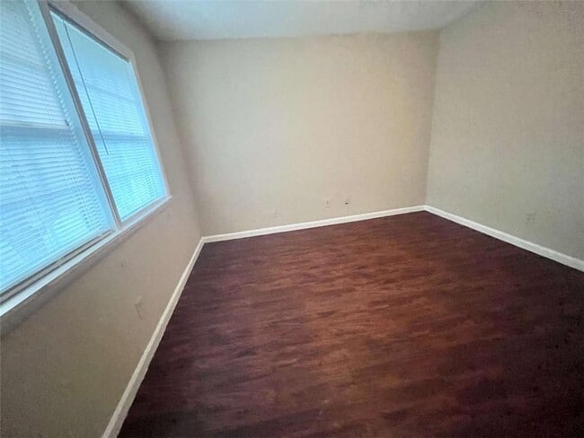 Building Photo - 100 Chalfont Dr