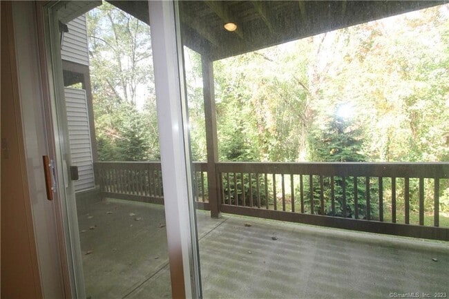 Building Photo - 1407 Larson Dr