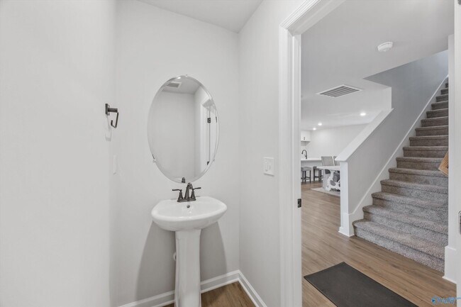 Building Photo - 27919 Chalmers Cir