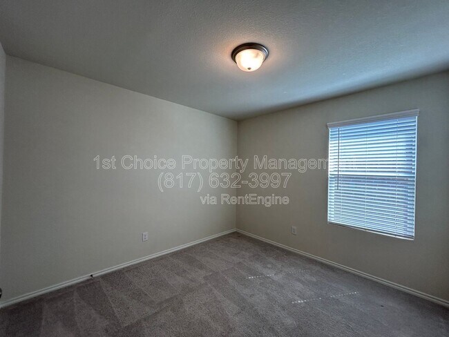 Building Photo - 4644 Benham Dr