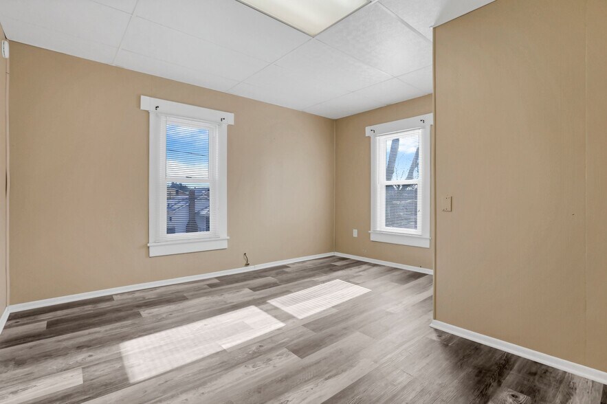 Building Photo - 55 N 24th St