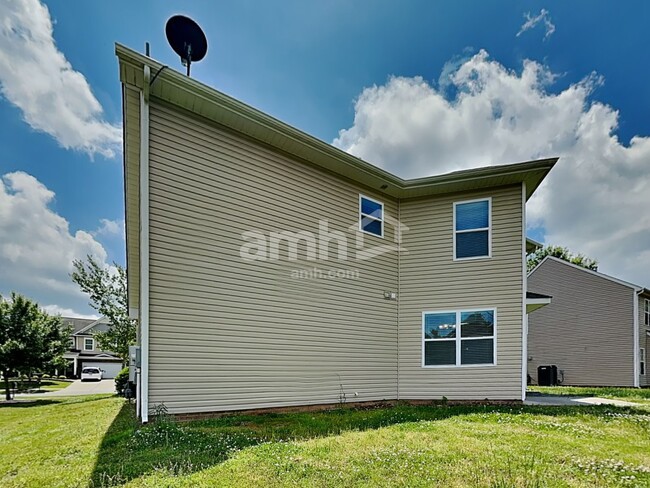 Building Photo - 2222 Kingstree Dr