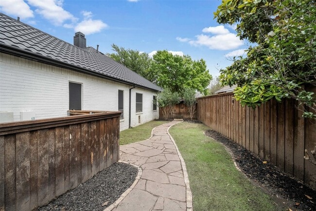 Building Photo - 7517 Waterwood Dr