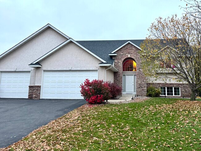 Primary Photo - 333 Pebble Rd N
