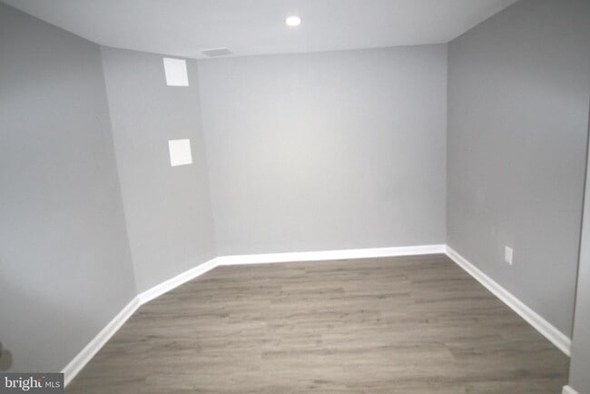 Building Photo - 1029 Kings Ct