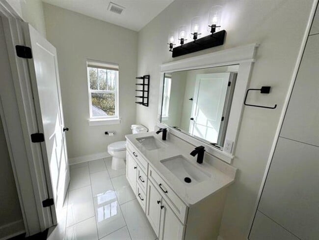Building Photo - 3541 Sanctuary Dr