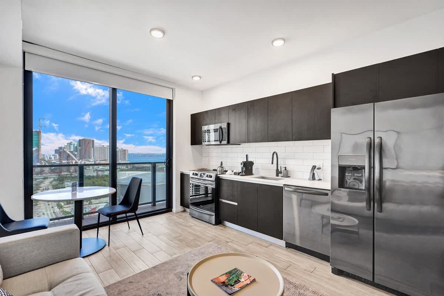 Building Photo - 398 NE 5th St