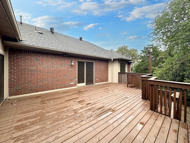 Building Photo - Charming 3-Bedroom Home with 6-Car Garage ...