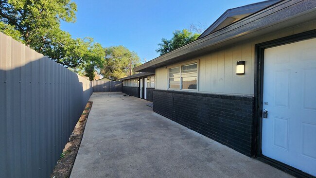 Building Photo - 2207 15th St