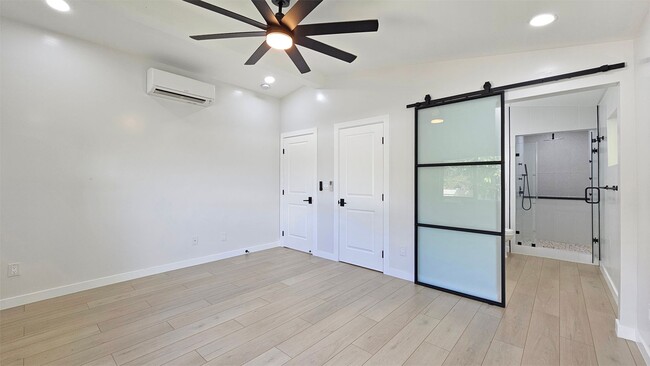 Building Photo - Waialae Nui Ridge - Renovated 4 bedroom, 3...