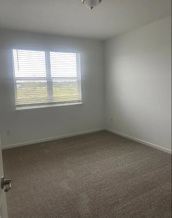 Building Photo - 563 Cherry Elm Dr