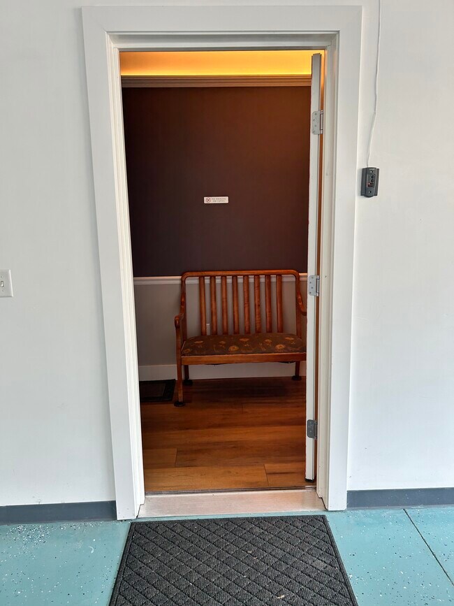 Barrier-free entrance through garage - 1388 Gray Dr