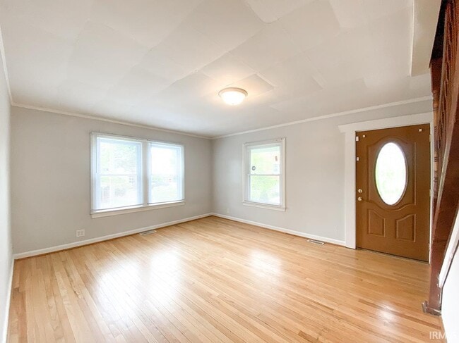 Building Photo - 108 E Cottage Grove Ave