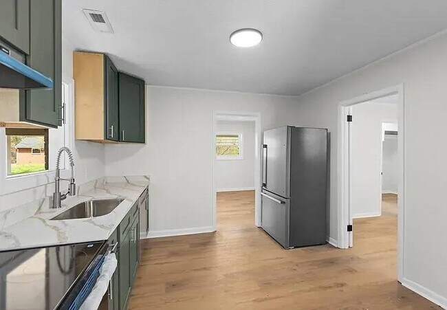 Building Photo - 2308 Elbon Dr