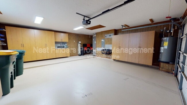 Building Photo - 7911 Vineyard Lake Rd N