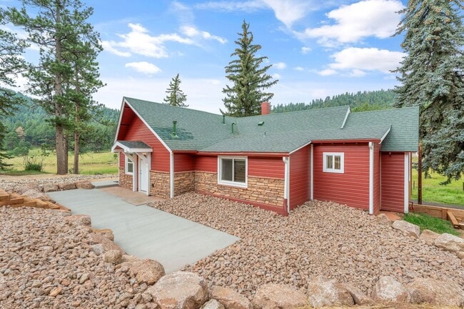 Primary Photo - 3 BEDROOM, 3 BATH+ BONUS ROOMS ON RANCH IN...
