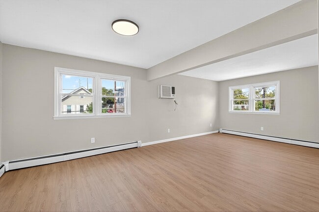 Building Photo - 434 New York Ave