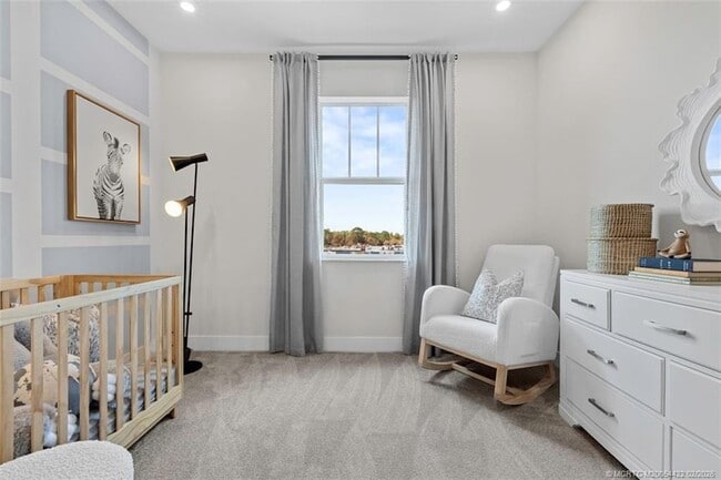 Building Photo - 823 SW Pr Ave