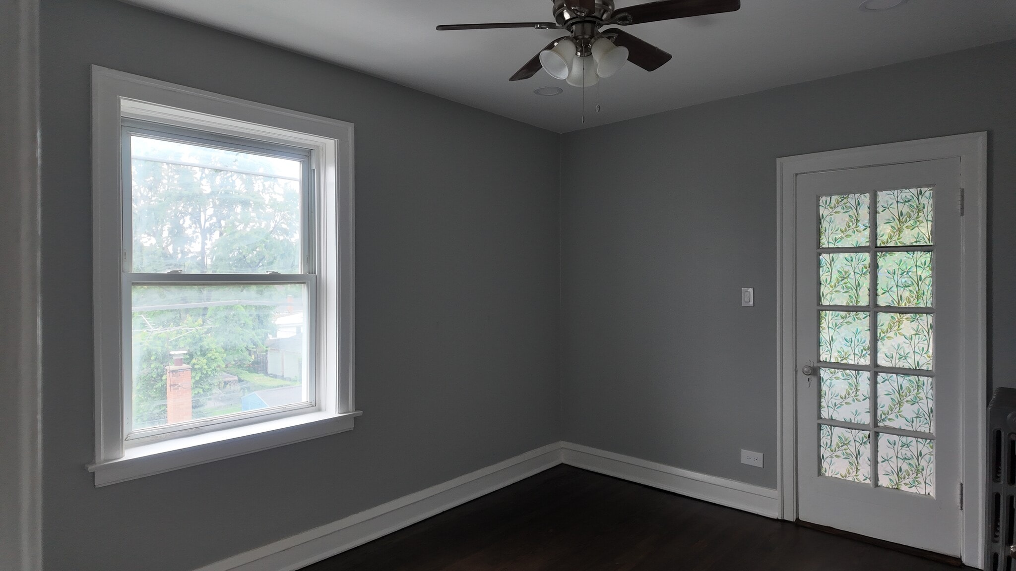 Room 1 - 7746 Tripp Ave