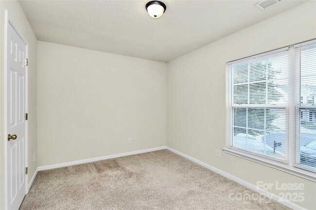 Building Photo - 1445 Laraway Ct NW