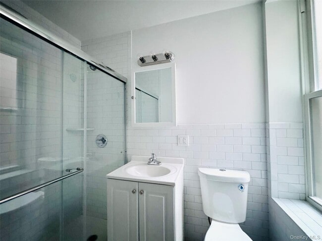 Building Photo - 16-88 Gates Ave