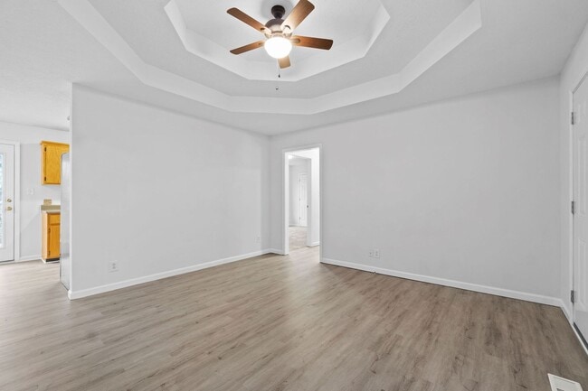 Building Photo - 941 Crabapple Ln