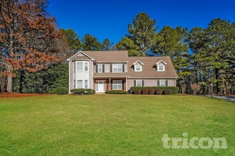 Building Photo - 235 Red Maple Dr