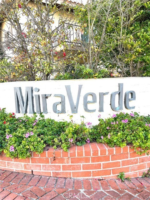 Building Photo - 28129 Ridgethorne Ct