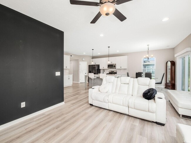 Building Photo - 7233 Celebration Dr
