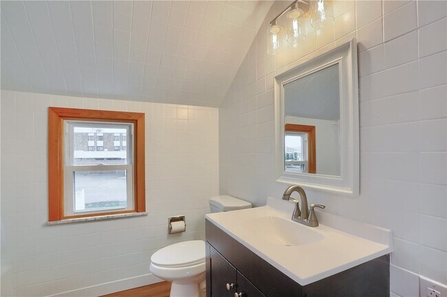 Building Photo - 740 Pershing St