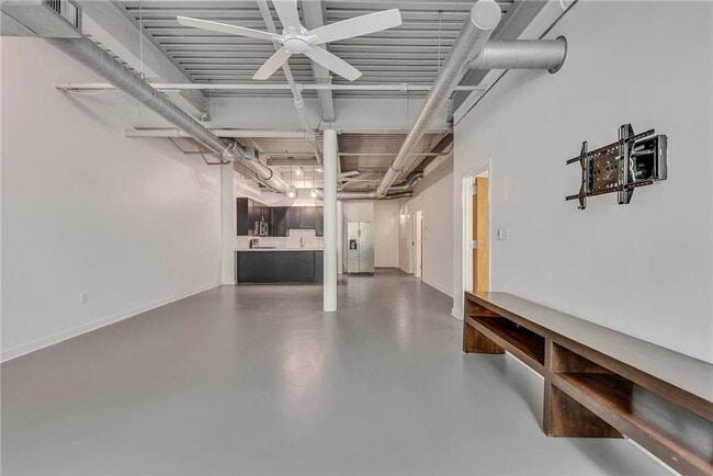 Building Photo - 400 Village Pkwy