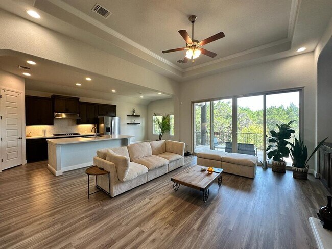 Building Photo - 240 Brentwood Dr