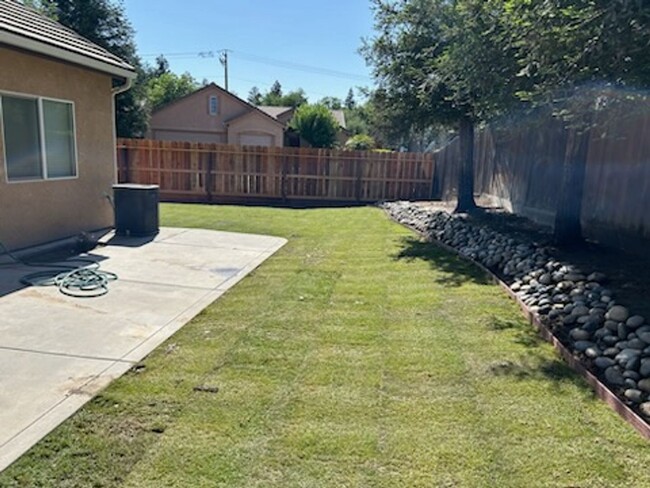 Building Photo - NorthWest Fresno Home, 3BR/2BA, Built 2005...