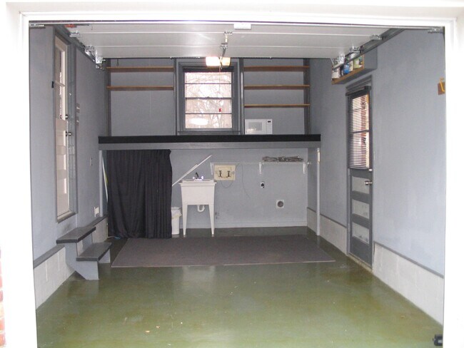 Building Photo - 501 Landon Dr