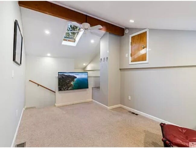 Building Photo - Nice house available now!