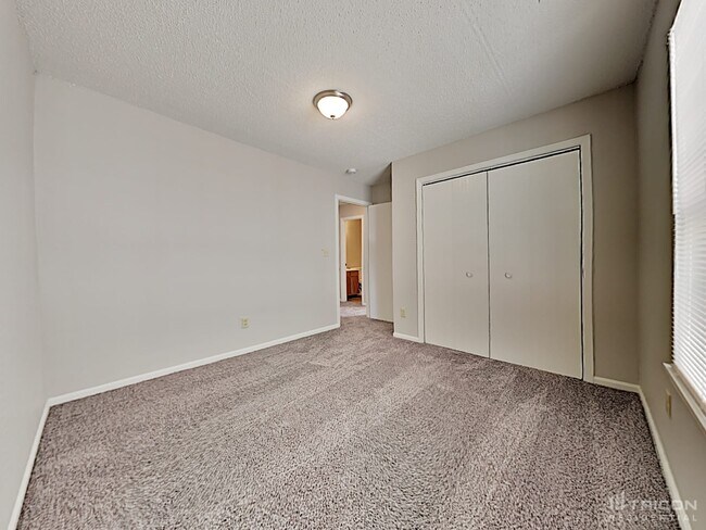 Building Photo - 507 Deer Trail Dr