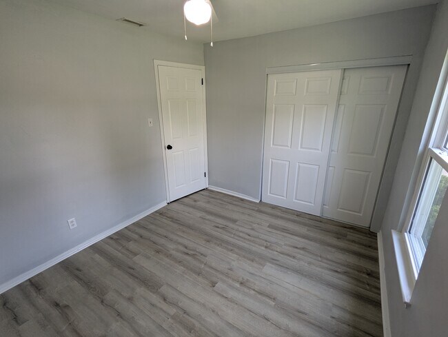 Building Photo - 328 Southgate Ave
