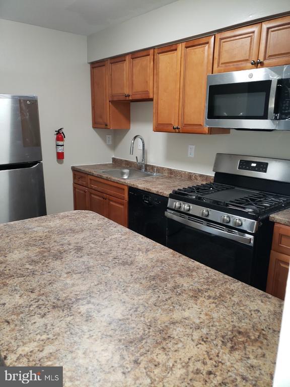 Building Photo - 155 Meadowbrook Ln