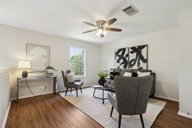 Building Photo - 2807 Glenwood Trail