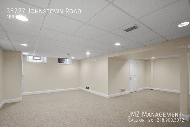 Building Photo - 35727 Johnstown Rd