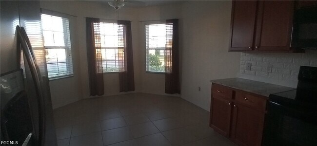 Building Photo - 3440 Cancun Ct