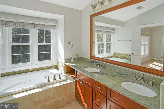 Building Photo - 2248 Journet Dr