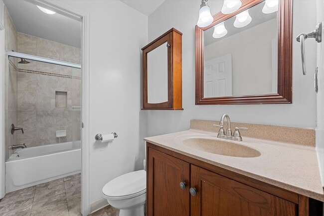 Building Photo - 4-Bed Home with Covered Patio, Fire Pit & Large Backyard in Cherry Creek Schools