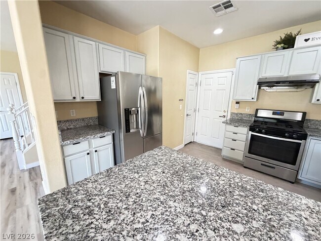 Building Photo - 5360 Cielo Oro St