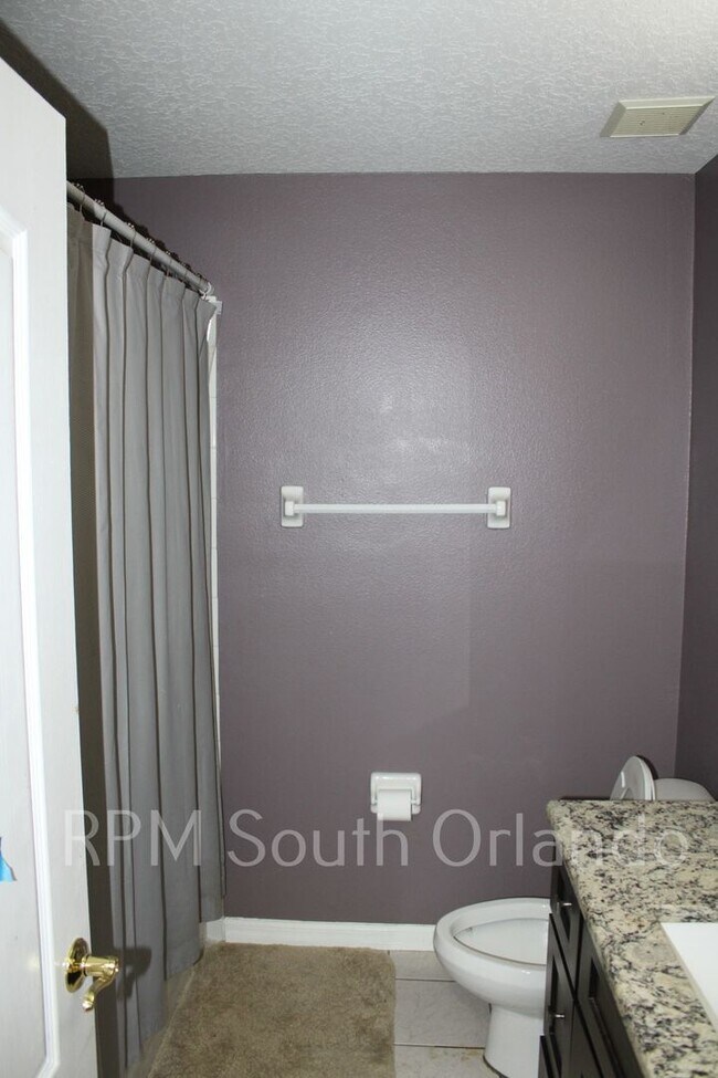 Building Photo - Spacious 4–5 Bedroom Home for Rent in Gate...