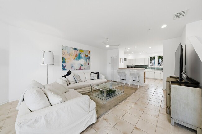 Building Photo - 4535 Coquina Rd