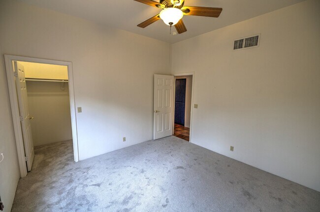 Building Photo - Single Story Foothills Home!