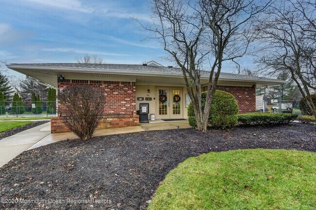 Building Photo - 500 Danbury Ln